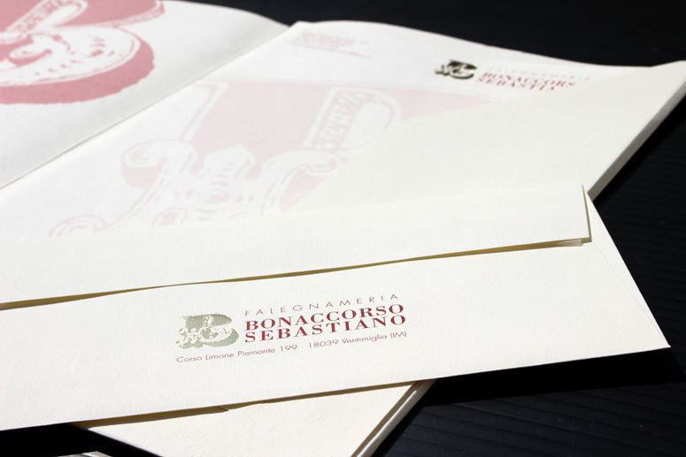 carta intestata e busta per lettere